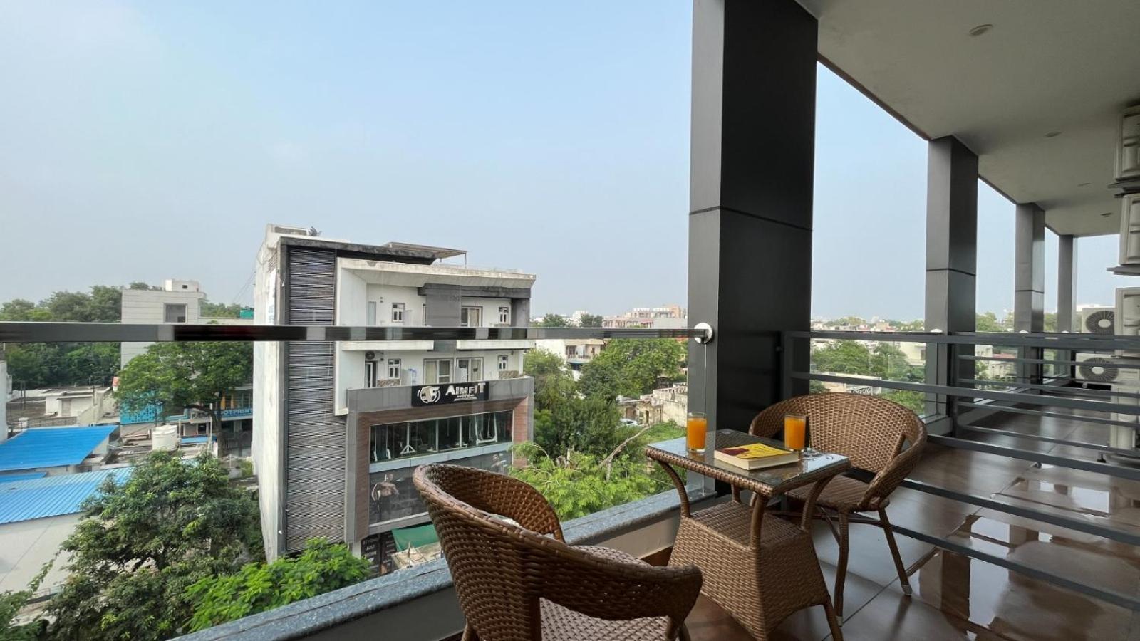 Zen Suites Gurgaon - Luxe Stays Collection Exterior photo
